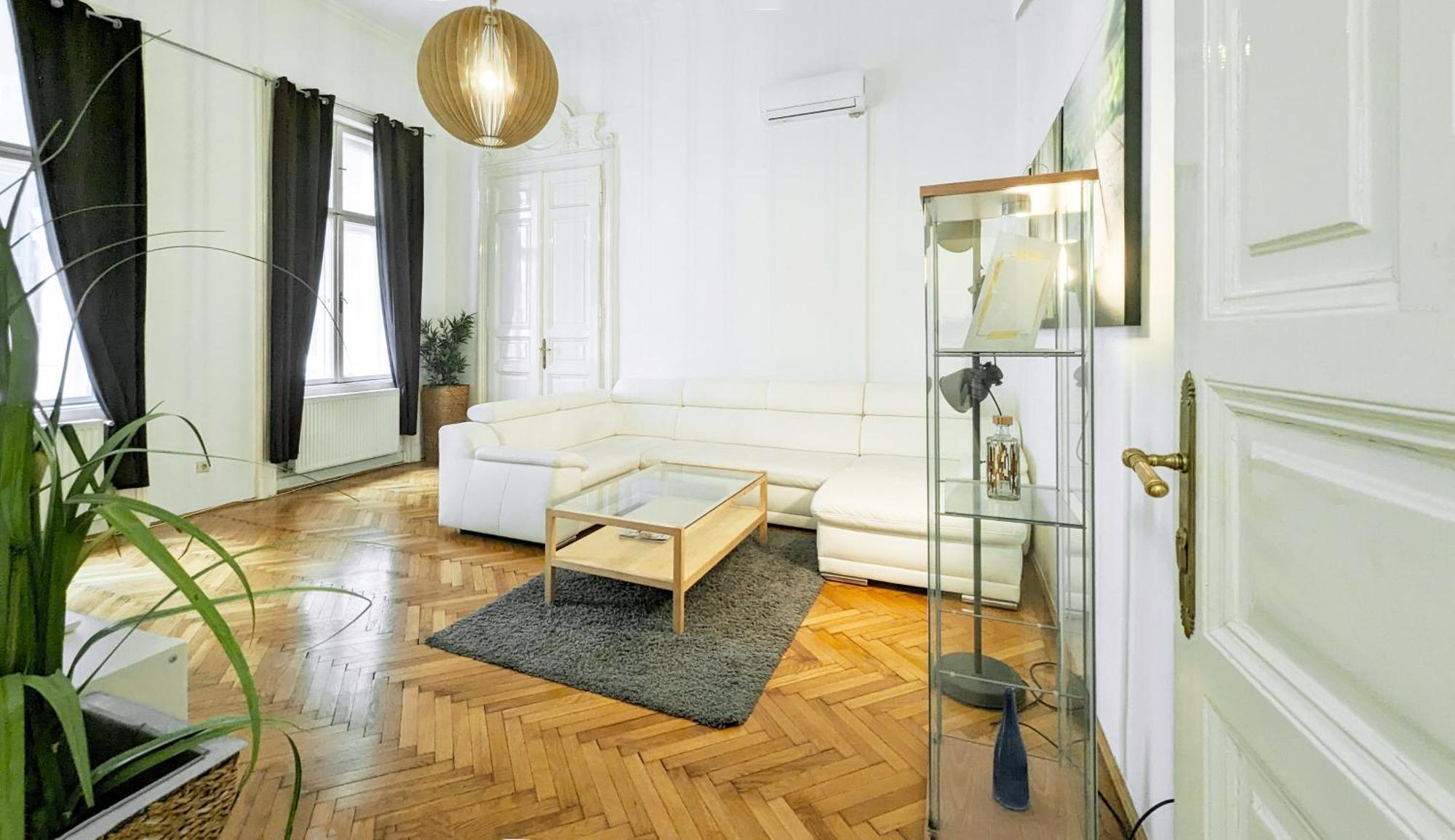 Heart Of The City, Entire Very Big Apartment Budapest Exterior photo